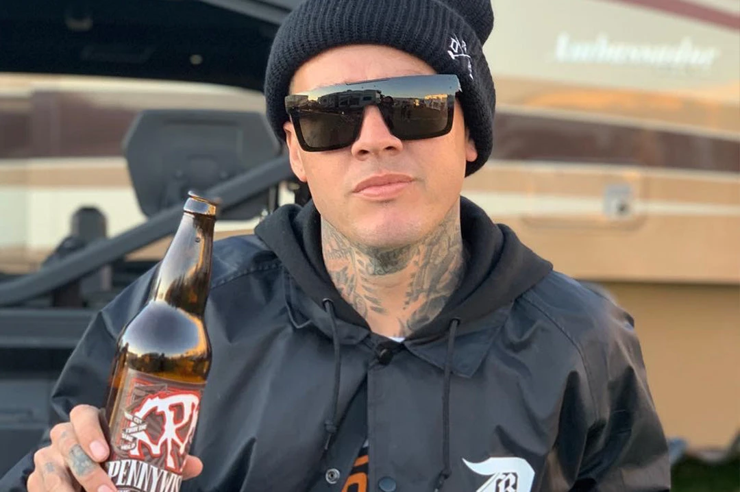 Quatro Sunglasses: BLACK/BLACK - Image 6